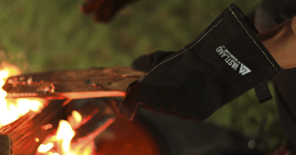 キャンプ・アウトドア用品ブランド「VASTLAND」、火の取り扱い時に適した「耐熱グローブ ロングタイプ」を2022年8月20日（土）に発売 -  DOKOIKO